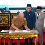 Bupati Dedy Putra dan Wakil Bupati Tri Wahyu Hidayat Hadiri Paripurna DPRD Bungo, Fraksi Sampaikan Pandangan atas Pertanggungjawaban APBD 2025